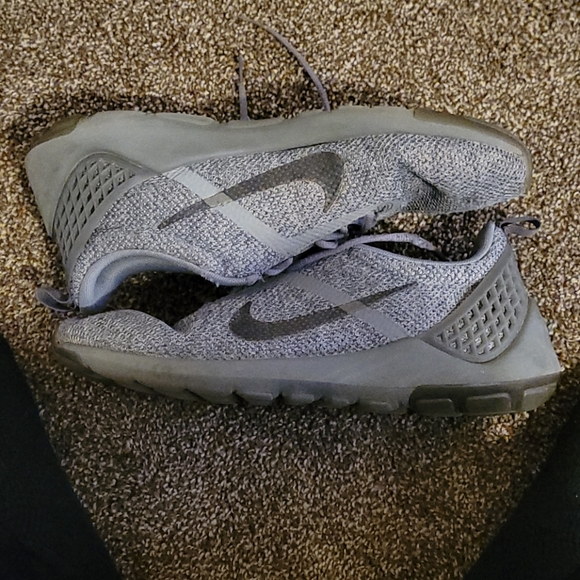 Nike Running Shoes - Picture 2 of 6